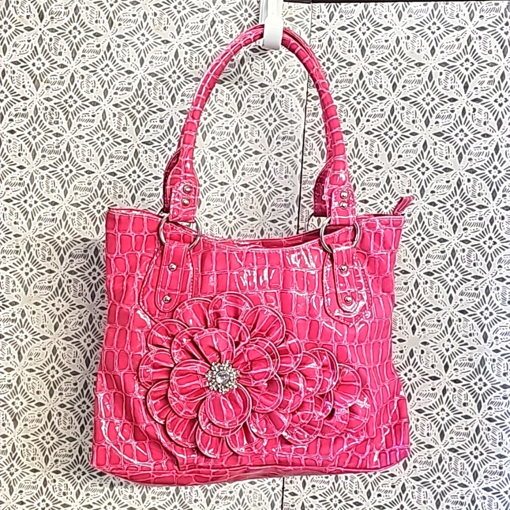 Vintage Dormoni's cute bright pink vegan patent leather tote zipper closure